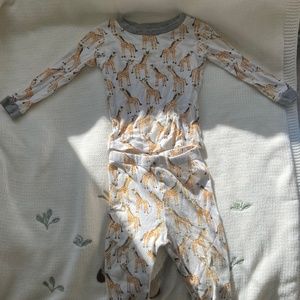 Burts Baby Giraffe PJs
